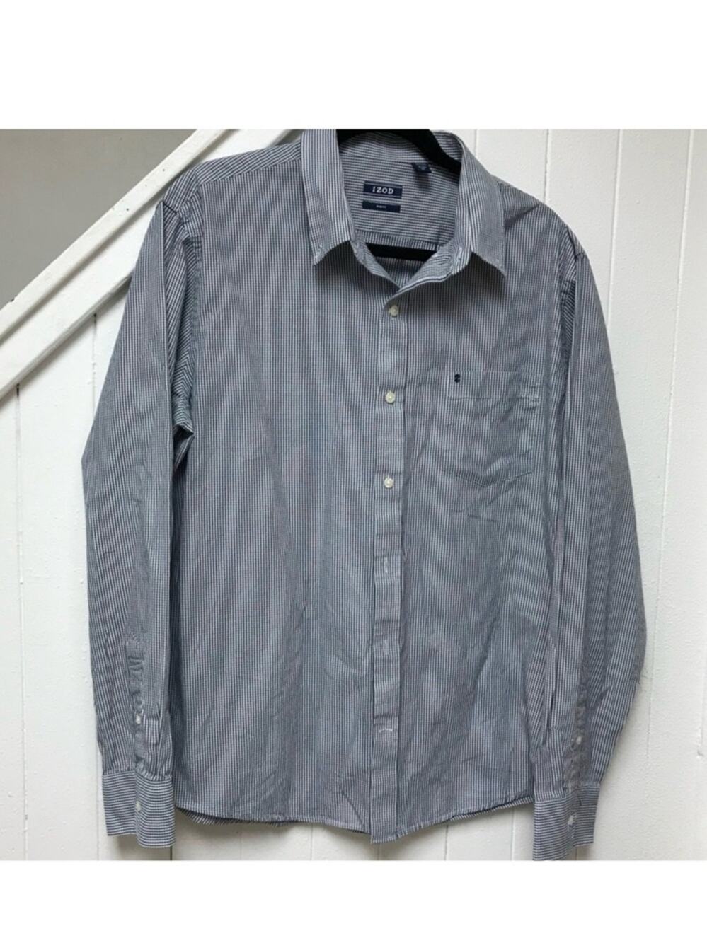 IZOD, long sleeve shirt. Size XL. In excellent condition! Slim Fit